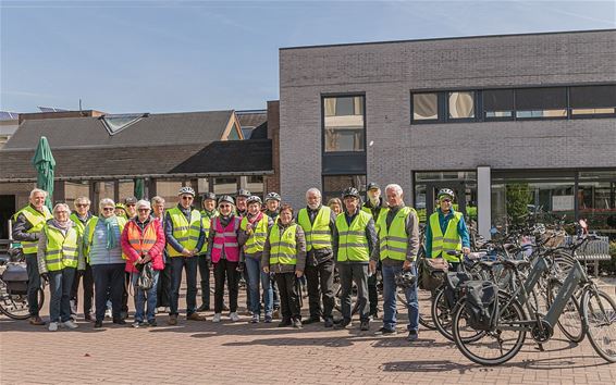 Mooi weer voor een aperitieffietstocht - Pelt