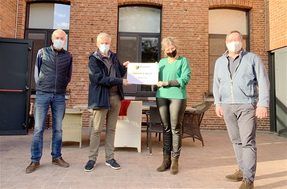Mooie cheque van Davidsfonds voor Akindo - Lommel