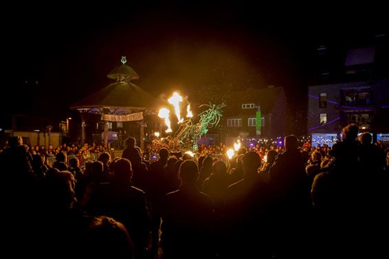 Mooie Sint-Maartenviering op Oude Markt - Overpelt