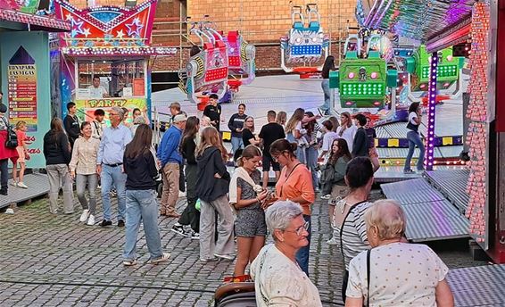 Morgen avondmarkt in Neerpelt-Centrum - Pelt