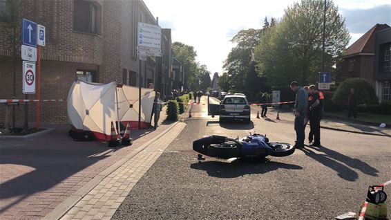 Motorrijder zwaar gewond - Peer