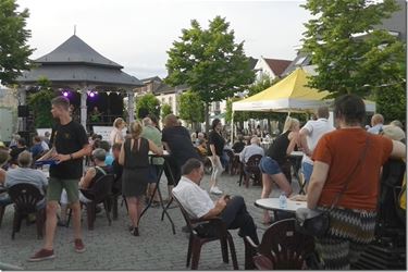 Muziek op de markt - Peer