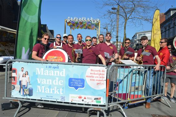 Muzikale zonneschijn op de markt: Brassed Up - Pelt