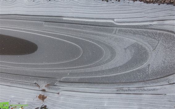 Mysterieus ijs tekent cirkels in plassen - Pelt