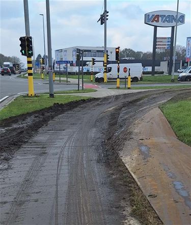 Mysterieuze platen langs weg - Beringen