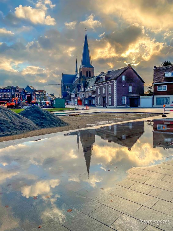 Na de regen op het Marktplein - Pelt