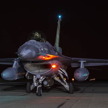 Nachtvluchten F16's en C-130