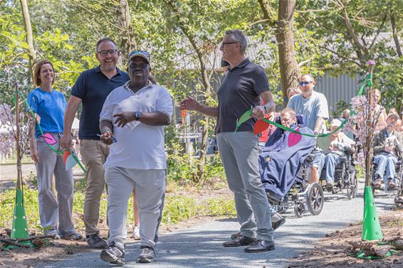 Pelt - Natuur en zorg, hand in hand in het Lindelsbos (1)