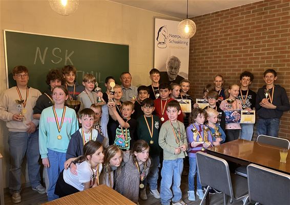 Neerpelter Schaakkring huldigt jeugdkampioenen - Pelt