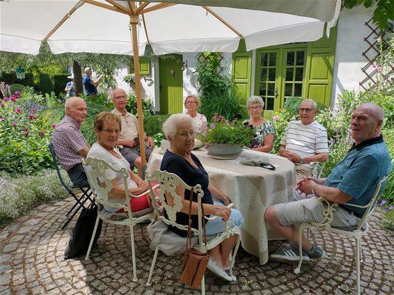 Neos bezoekt tuin van Dina Deferme - Beringen