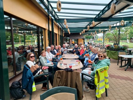 Neos-fietsers genieten van zonnige tocht - Hamont-Achel