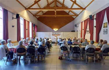 Neos Lommel op zoek in de grachten - Lommel
