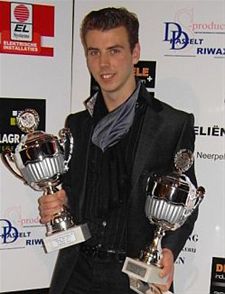 Niels Lagrange in de bloemen - Neerpelt
