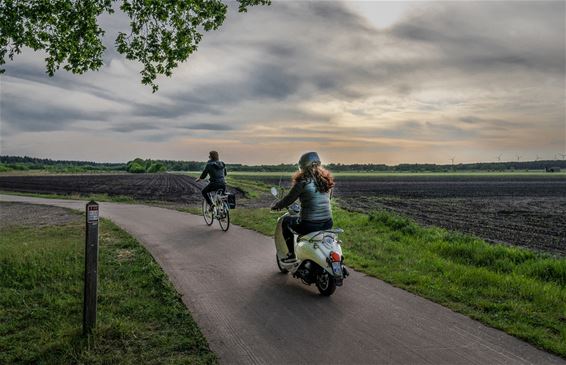 Niet alleen veel fietsers... - Lommel