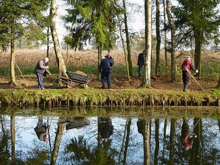 Niet vissen maar werken - Overpelt