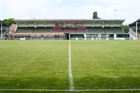 Nieuw leven voor Mijnstadion met kunstgrasveld - Beringen