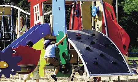 Nieuw speeltuig in speeltuin scoutsrally - Neerpelt