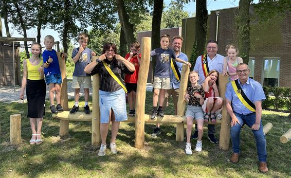 Nieuw speeltuig voor Geurtsplein - Hechtel-Eksel