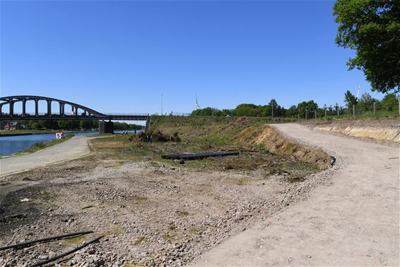 Nieuwe bedding fietspad brug Tervant - Beringen