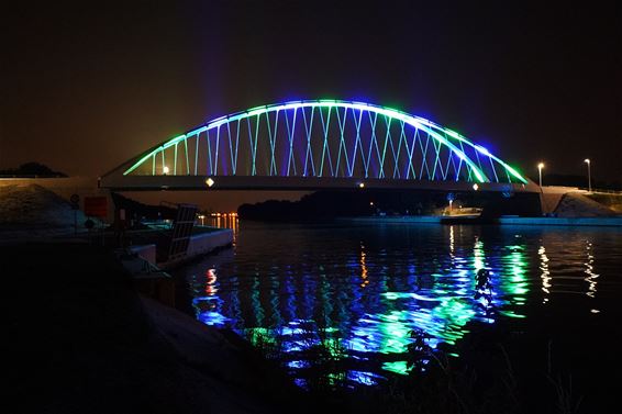 Nieuwe brug Tervant in feestlicht - Beringen