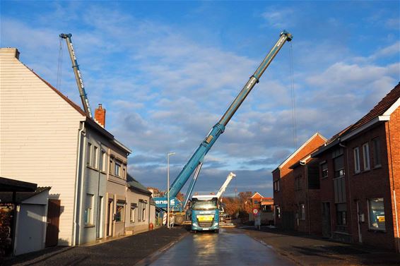 Nieuwe brug Zandstraat wordt morgenavond geplaatst - Beringen