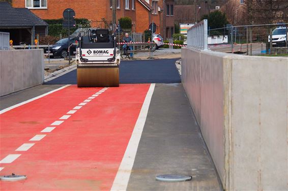 Nieuwe fietsbrug toch klaar - Beringen