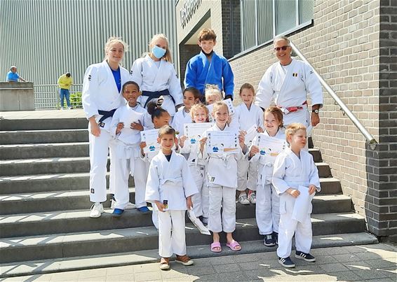 Nieuwe graadverhogingen bij Lommelse judoclub - Lommel
