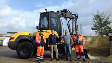 Nieuwe graafmachine voor de begraafplaatsen - Beringen