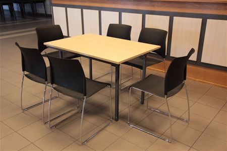 Nieuwe tafels en stoelen voor Den Drossaerd - Overpelt