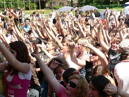 Noonfest leverde minstens 2500 euro op - Overpelt