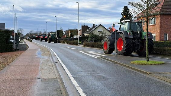 Noord-Limburgse boeren op weg naar Genk - Pelt