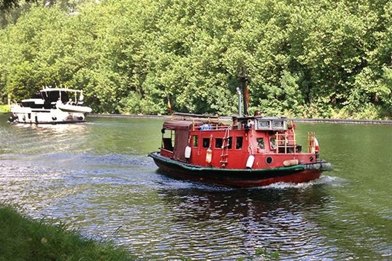 'Nova Zembla' op het kanaal - Neerpelt