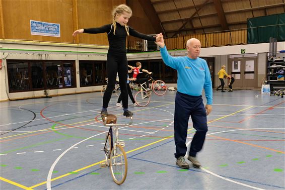 Nu ook kunstwielrijden in Beringen - Beringen