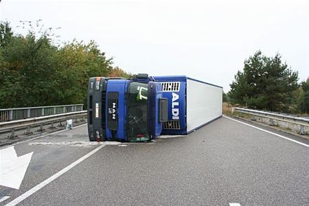NZ-verbinding afgesloten door ongeval - Overpelt