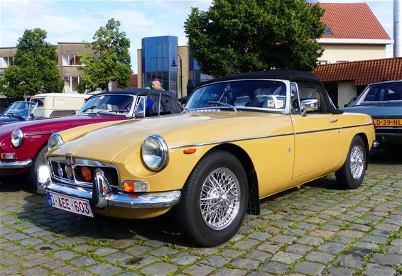 Oldtimers op het Kerkplein in Bocholt - Bocholt