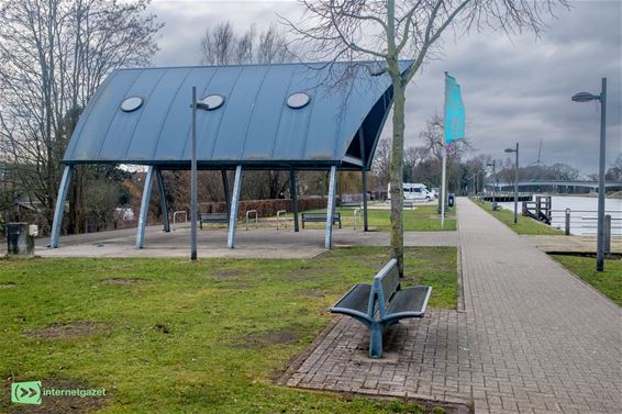 Omgekeerde schip weer zichtbaar aan passantenhaven - Pelt