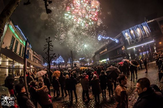 Ondanks crisis toch prachtig vuurwerk - Lommel