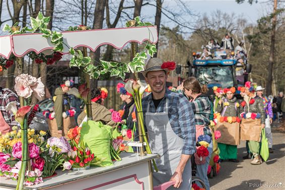 Onder een lekker carnavalszonnetje... - Pelt