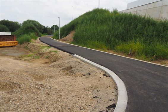 Ondertussen, aan de brug in Beringen... - Beringen