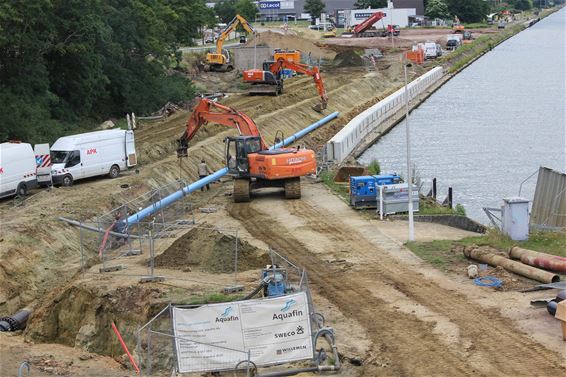 Ondertussen, aan de brug in Beringen - Beringen