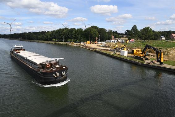 Ondertussen, aan de brug in Tervant - Beringen