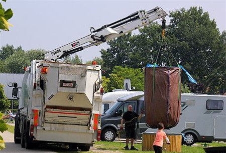 Ondertussen, aan de passantenhaven... - Neerpelt