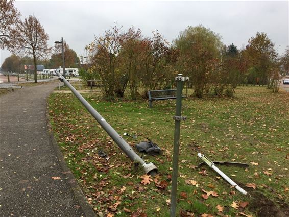 Ondertussen, aan de passantenhaven... - Neerpelt