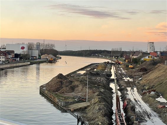 Ondertussen, aan het Albertkanaal... - Beringen