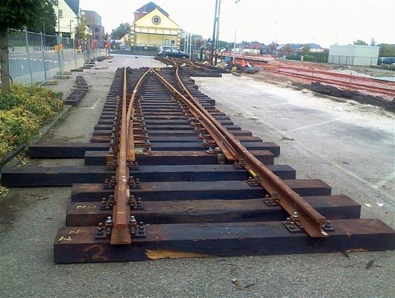 Ondertussen, aan het station... - Neerpelt