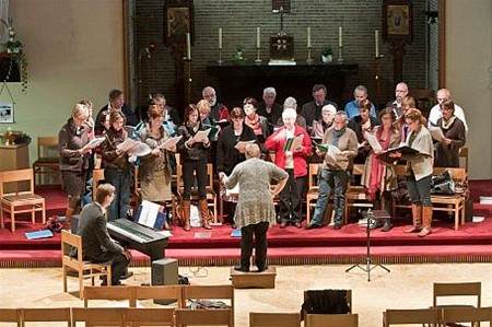 Ondertussen, in de kerk van Heide-Heuvel... - Lommel