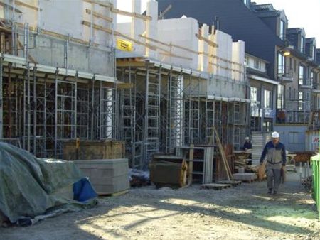Ondertussen, in de Kloosterstraat... - Neerpelt