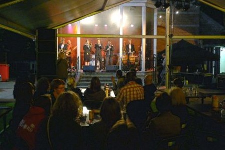 Ondertussen, in het Burgemeesterspark... - Lommel