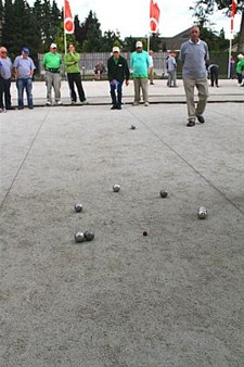 Ondertussen, in sportpark De Roosen... - Neerpelt