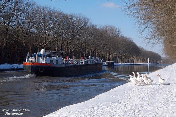 Ondertussen, nabij de Kettingbrug... - Hamont-Achel